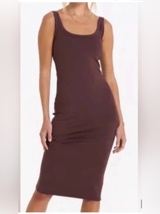 Vuori Dresses & Skirts - Vuori Halo Essential Scoop Neck Midi Dress